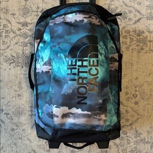 The North Face 22” Rolling Thunder Carry-On soft face luggage - one size